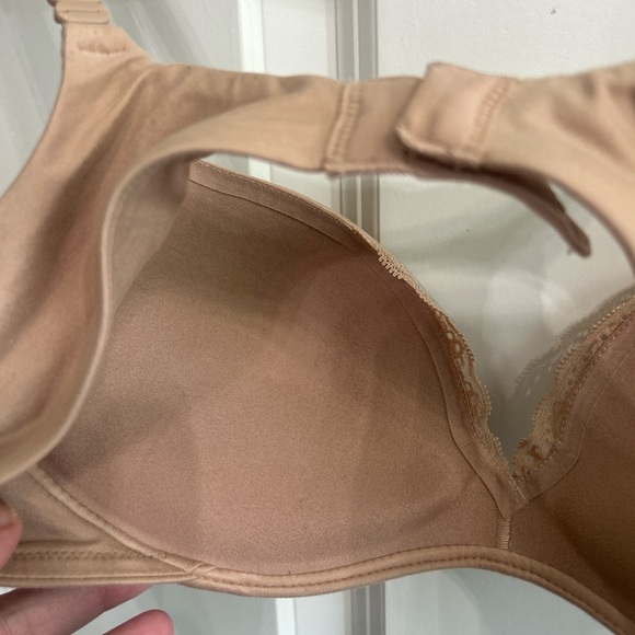 GUC Victoria’s Secret size 34B Plunge seamless bra in nude. - Picture 5 of 6